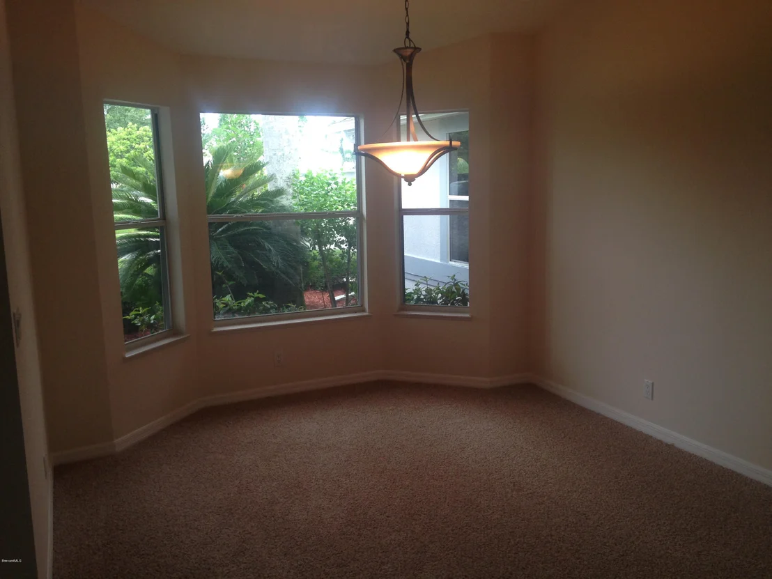 Photo of 977 Somerset Lane