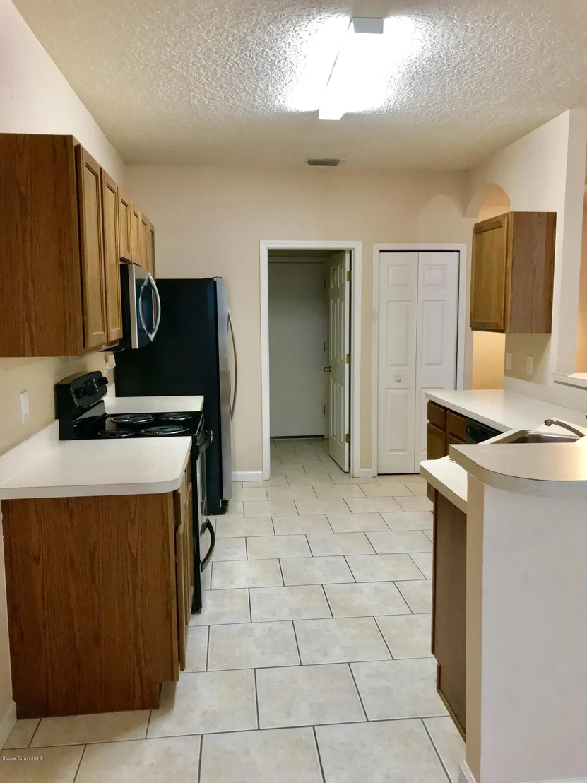 Photo of 462 Cressa Circle