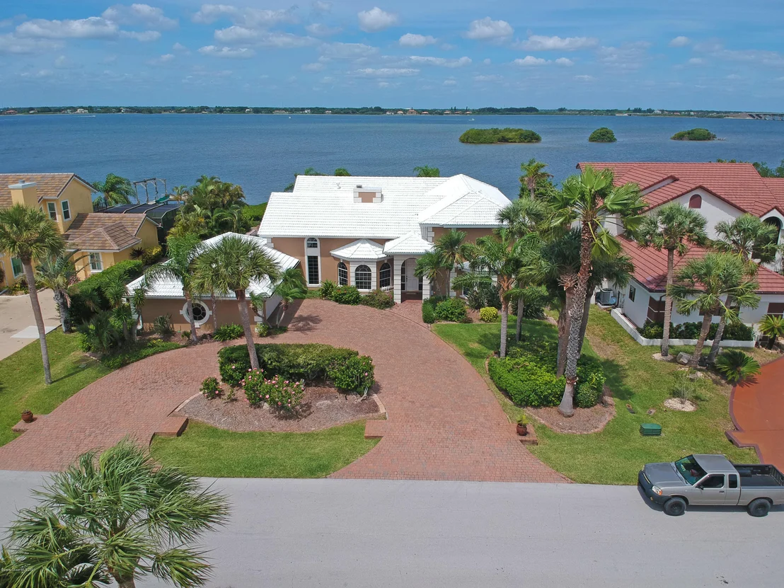 Photo of 454 Lanternback Island Drive