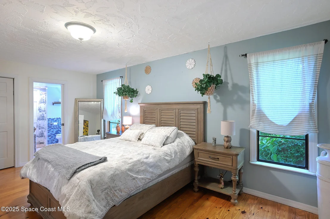 Photo of 5875 Riverside Drive