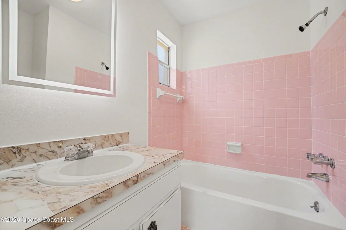 Photo of 952 Bayberry Lane