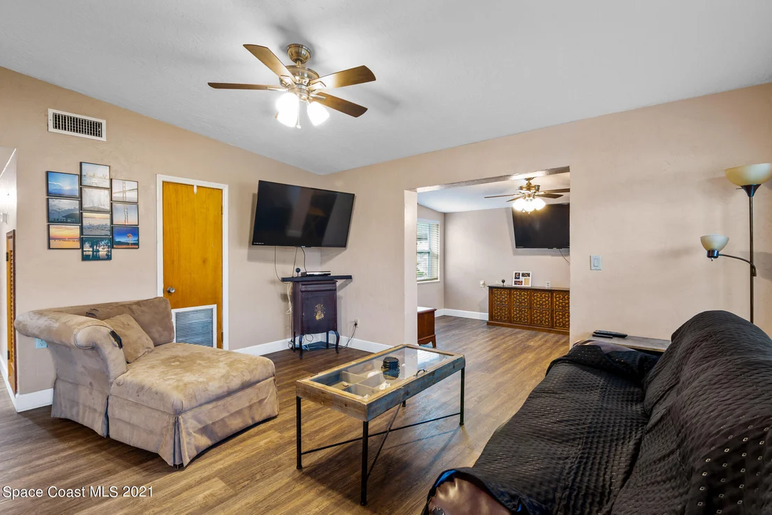 Photo of 1427 Hillcrest Drive