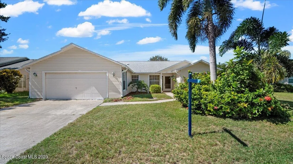 Photo of 827 Pine Shadows Avenue