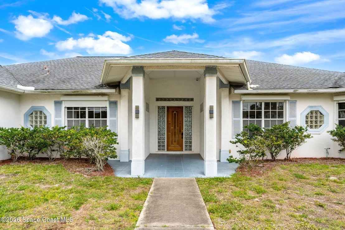 Photo of 2729 Pineapple Avenue