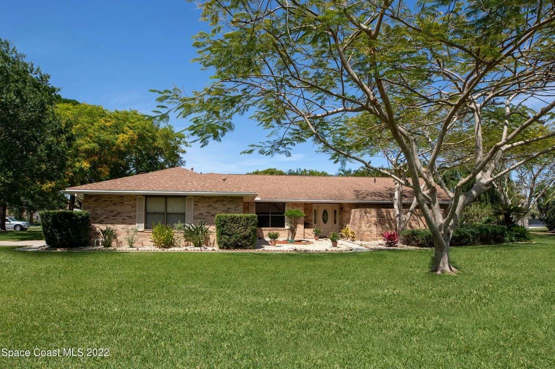 Photo of 525 Sawgrass Circle