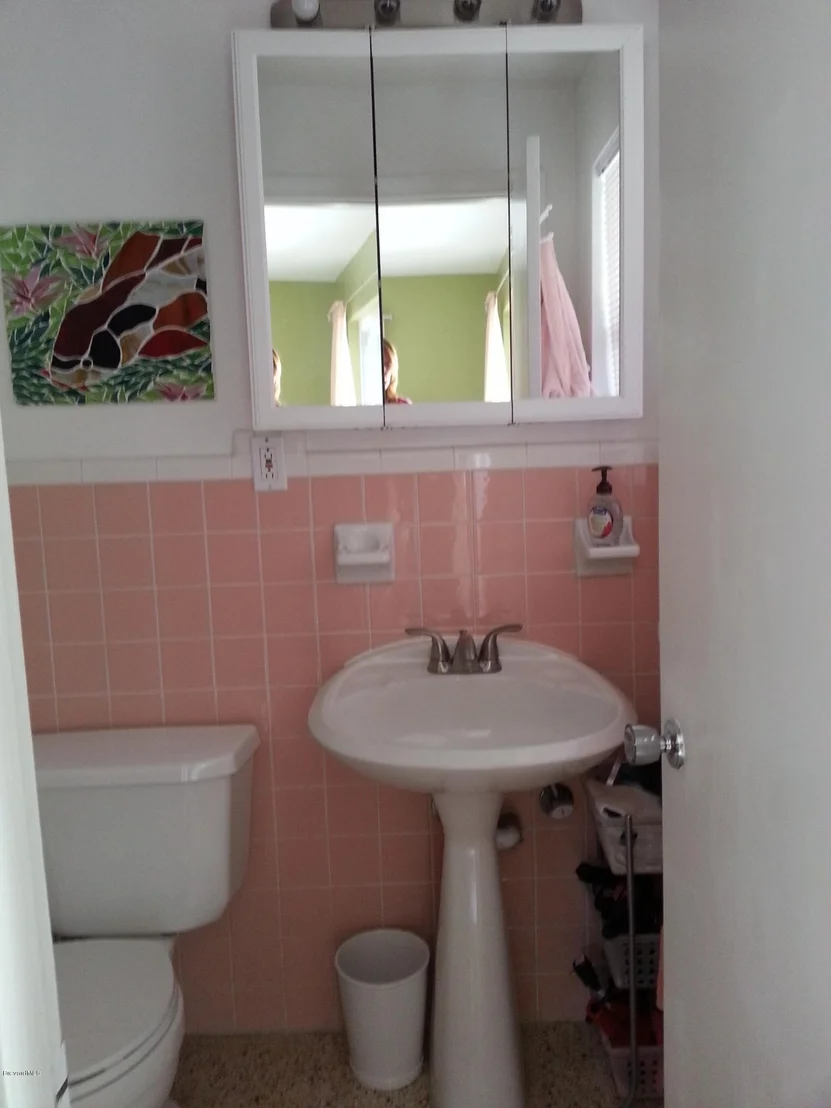 Photo of 667 Everglade Drive