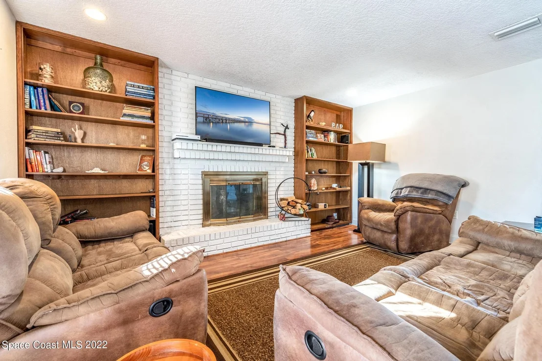 Photo of 405 Bunker Street