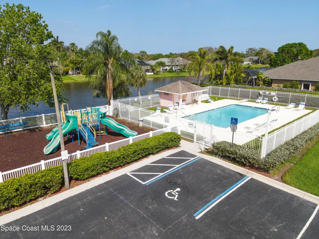 Photo of 2102 Woodfield Circle