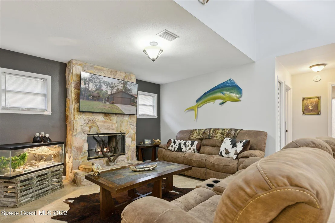 Photo of 5575 Graham Street