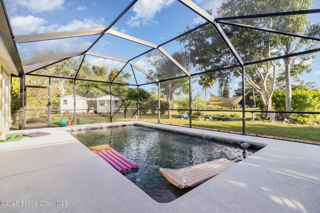 Photo of 1305 Wayside Court NE