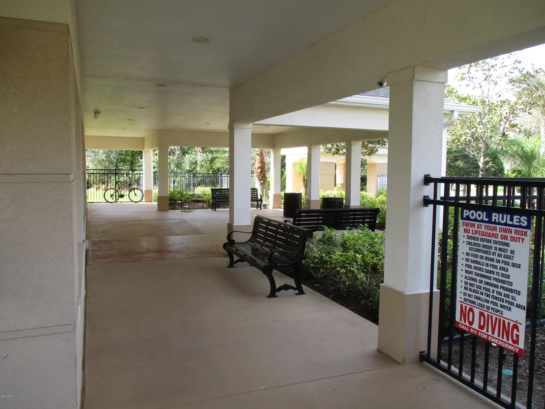 Photo of Unit 404 at 3848 Lexmark Lane