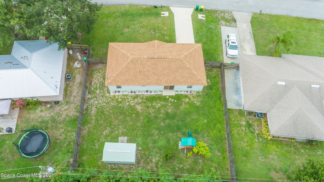 Photo of 950 Eyerly Street