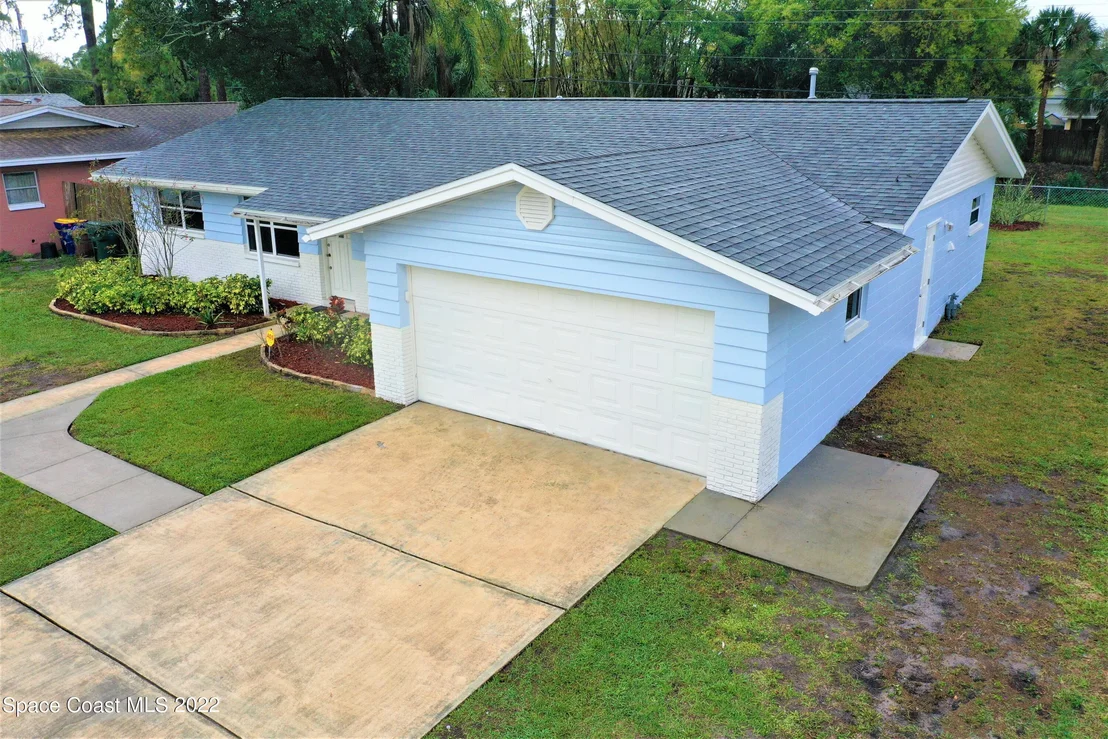 Photo of 877 Westport Drive