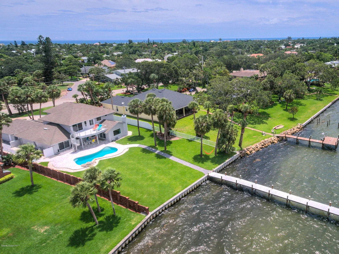Photo of 300 Riverside Drive