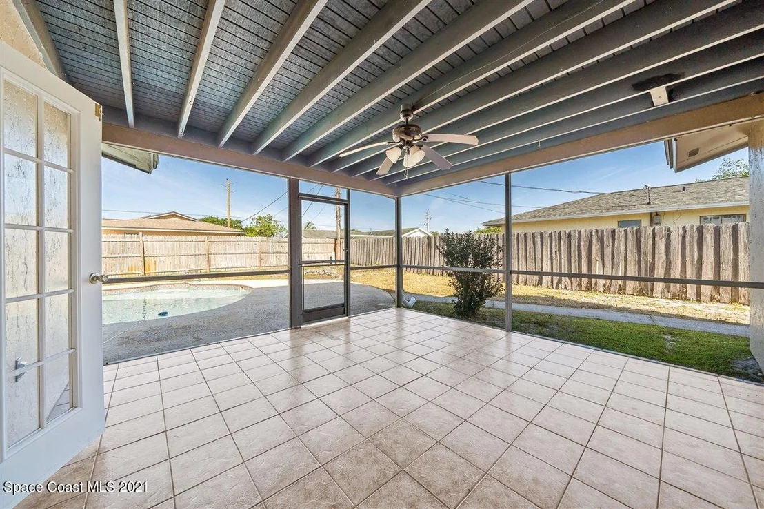 Photo of 550 Ford Circle W