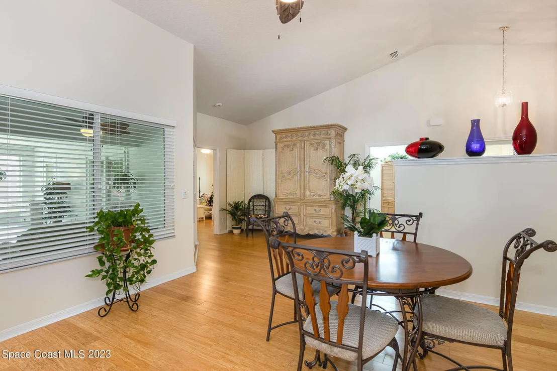 Photo of 1713 Independence Avenue