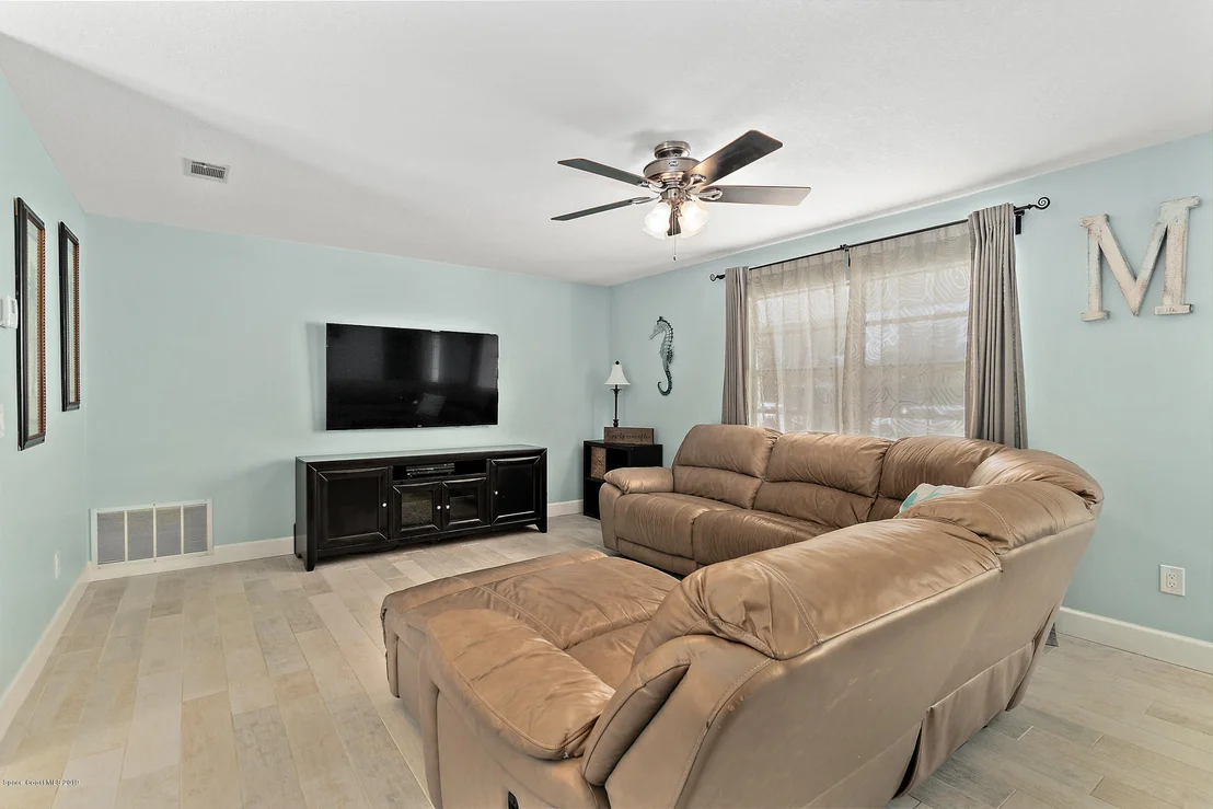 Photo of 435 Wright Court