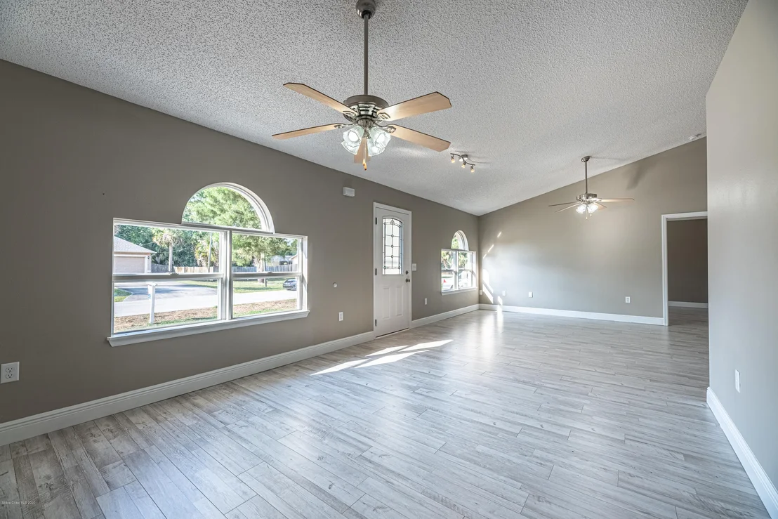Photo of 6107 Corning Road