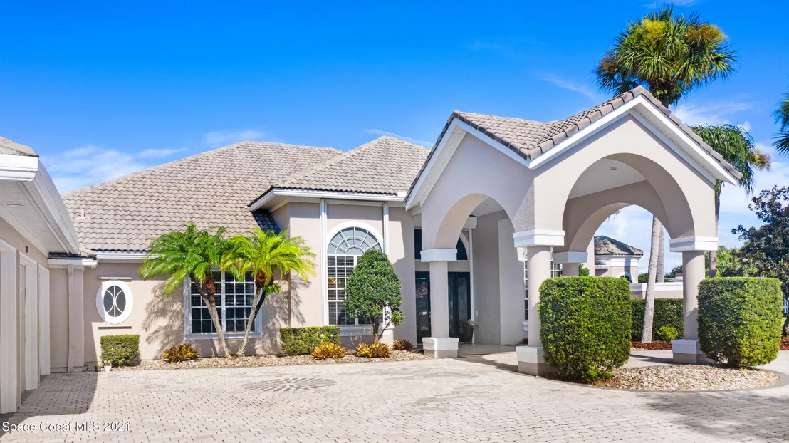 Photo of 742 Glengarry Drive