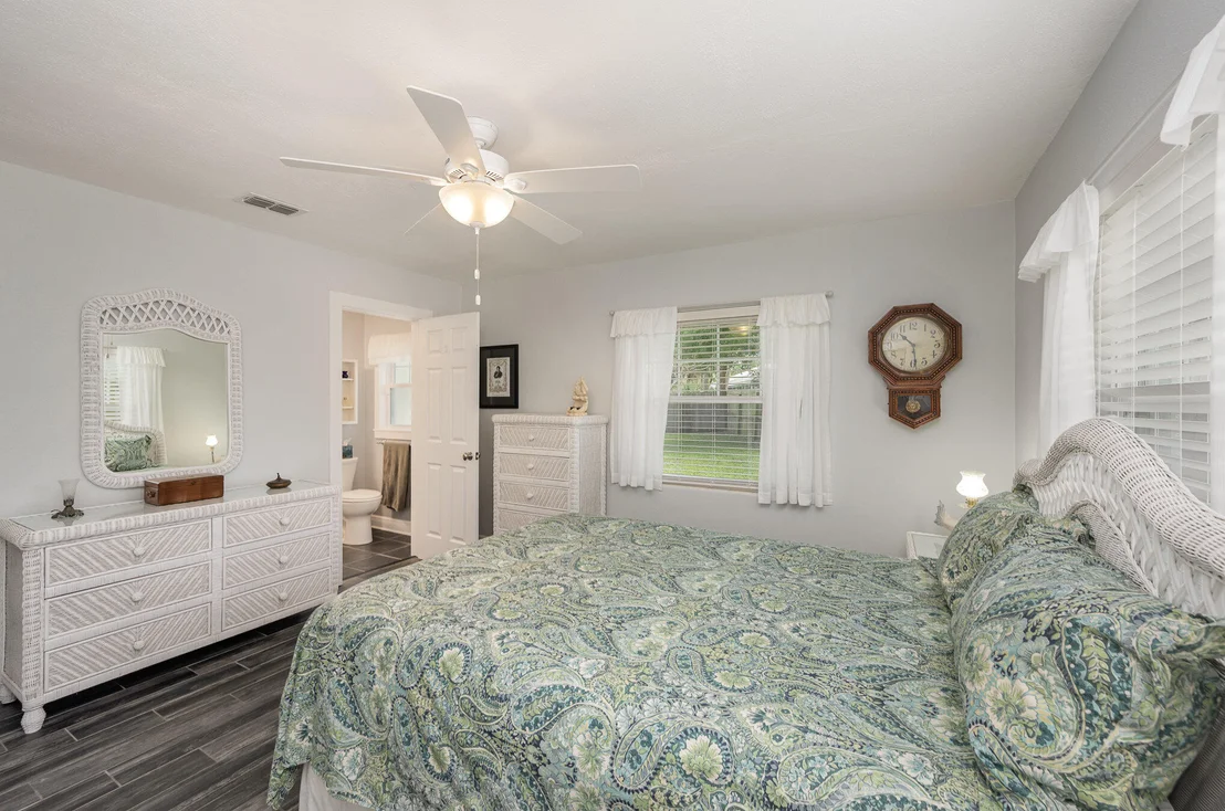 Photo of 949 W Whitmire Drive