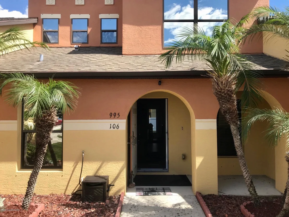 Photo of Unit 106 at 995 Luminary Circle