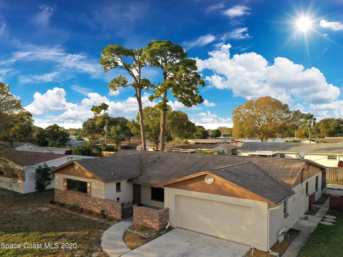 Photo of 982 Sarazen Drive