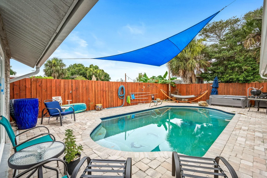 Photo of 1557 Hillcrest Drive