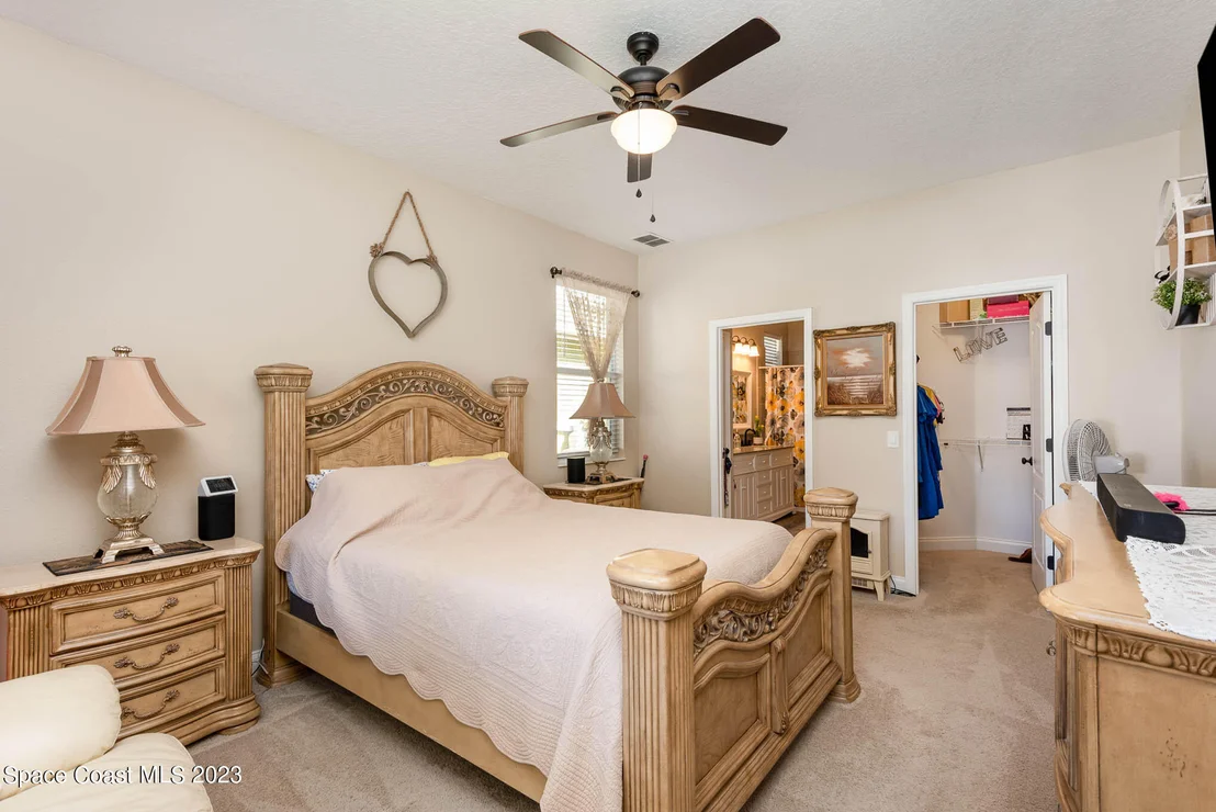 Photo of 402 Waterside Circle