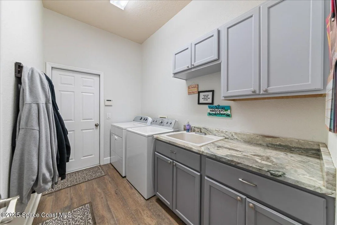 Photo of 2100 Windbrook Drive SE