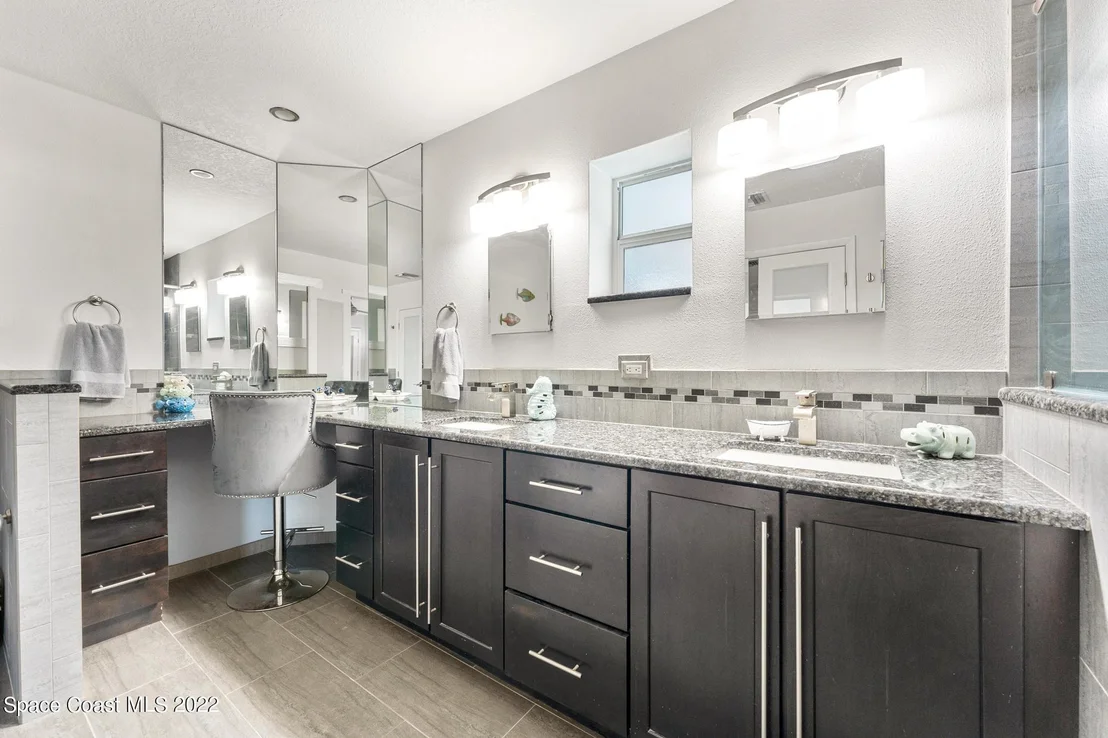 Photo of 220 Pineapple Street