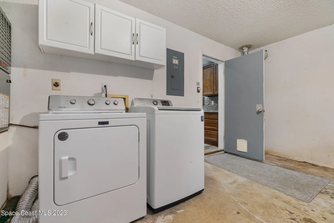 Photo of 2901 Saint James Lane