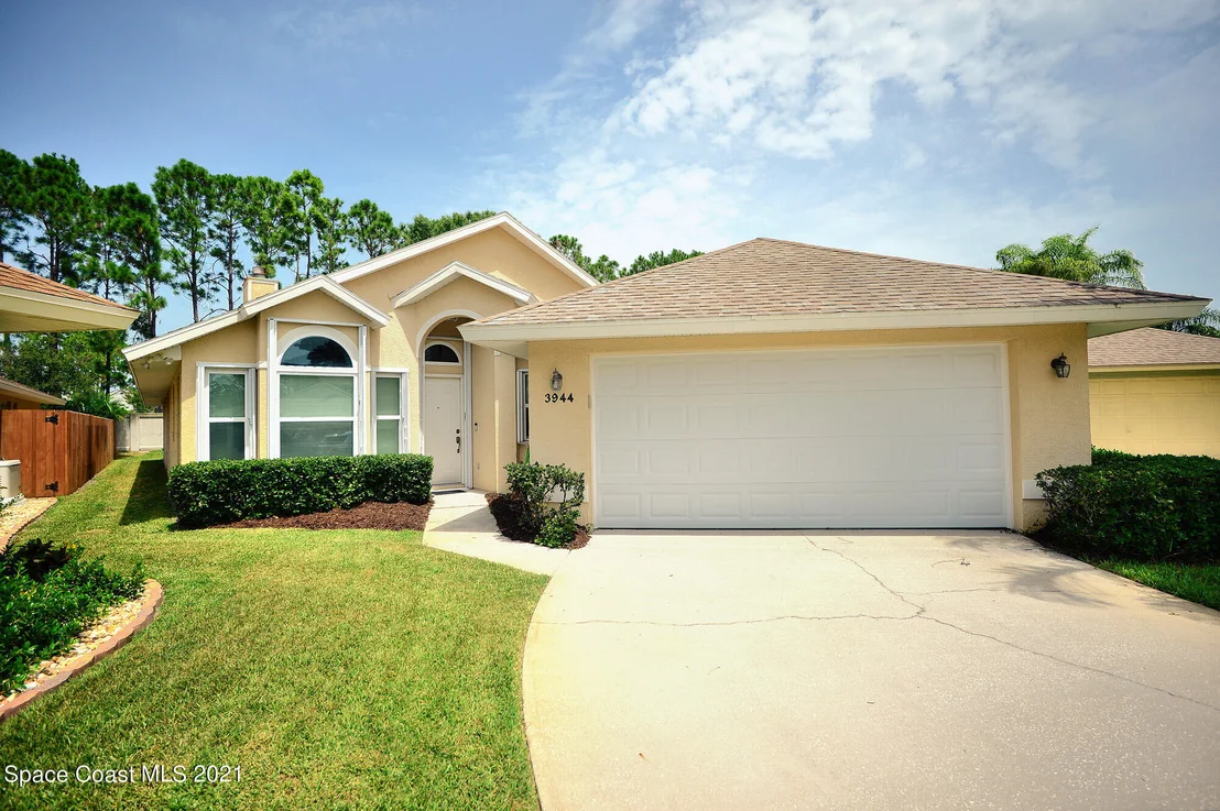 Photo of 3944 Saint Armens Circle