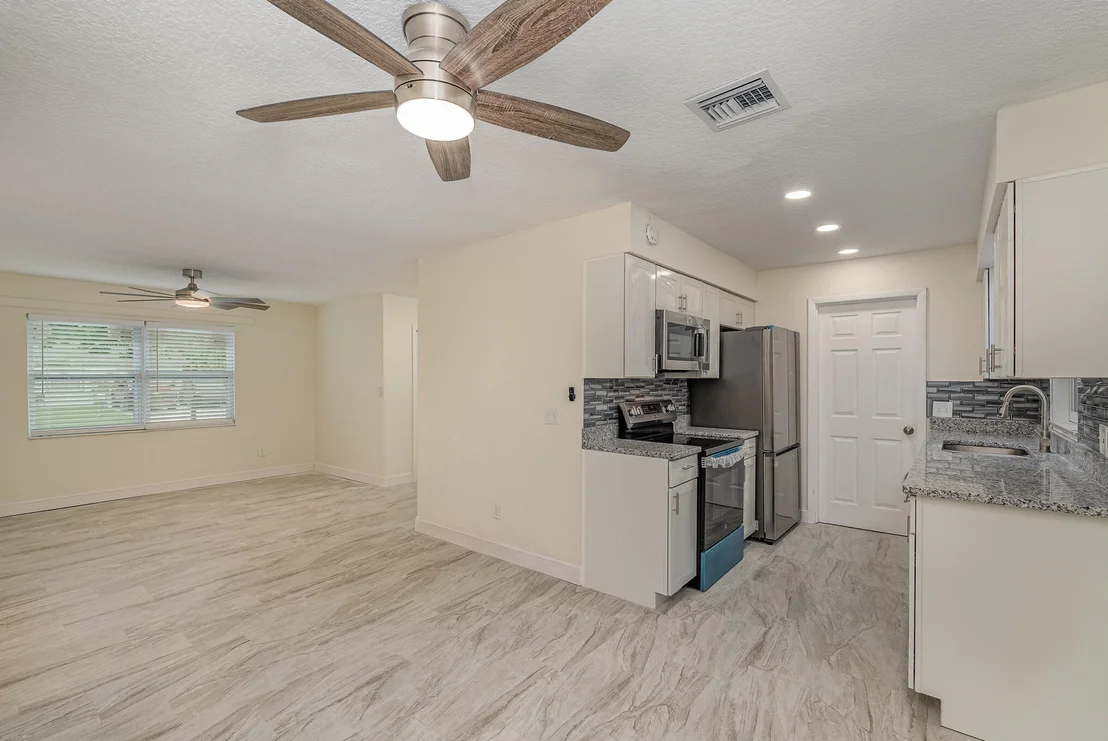 Photo of 2896 Lancaster Road