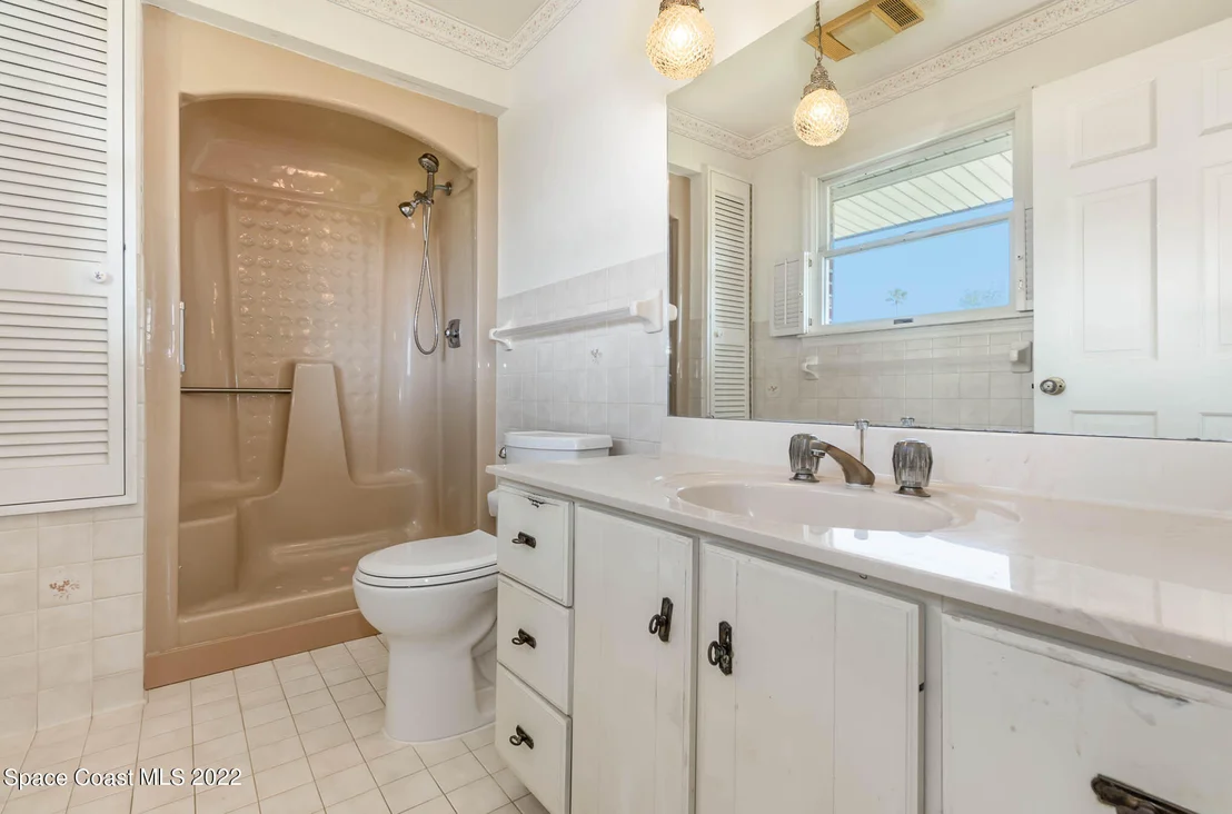 Photo of 215 Grosse Pointe Avenue