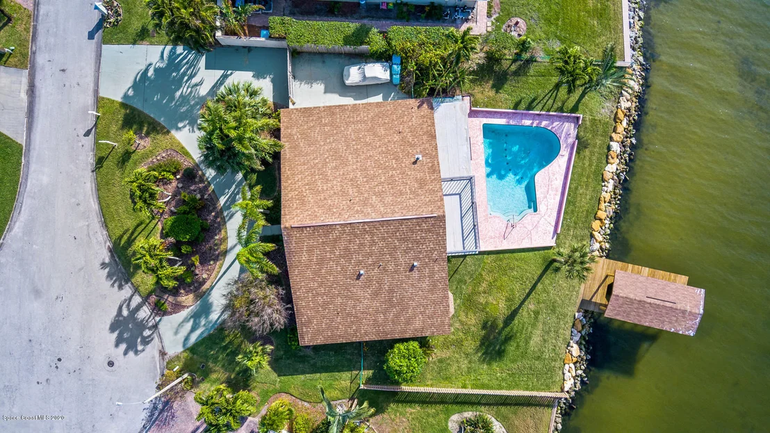 Photo of 447 Riverview Lane