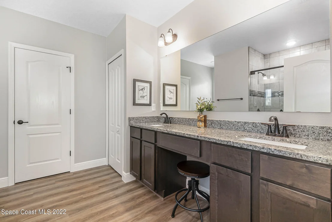 Photo of 660 Seven Gables Circle SE