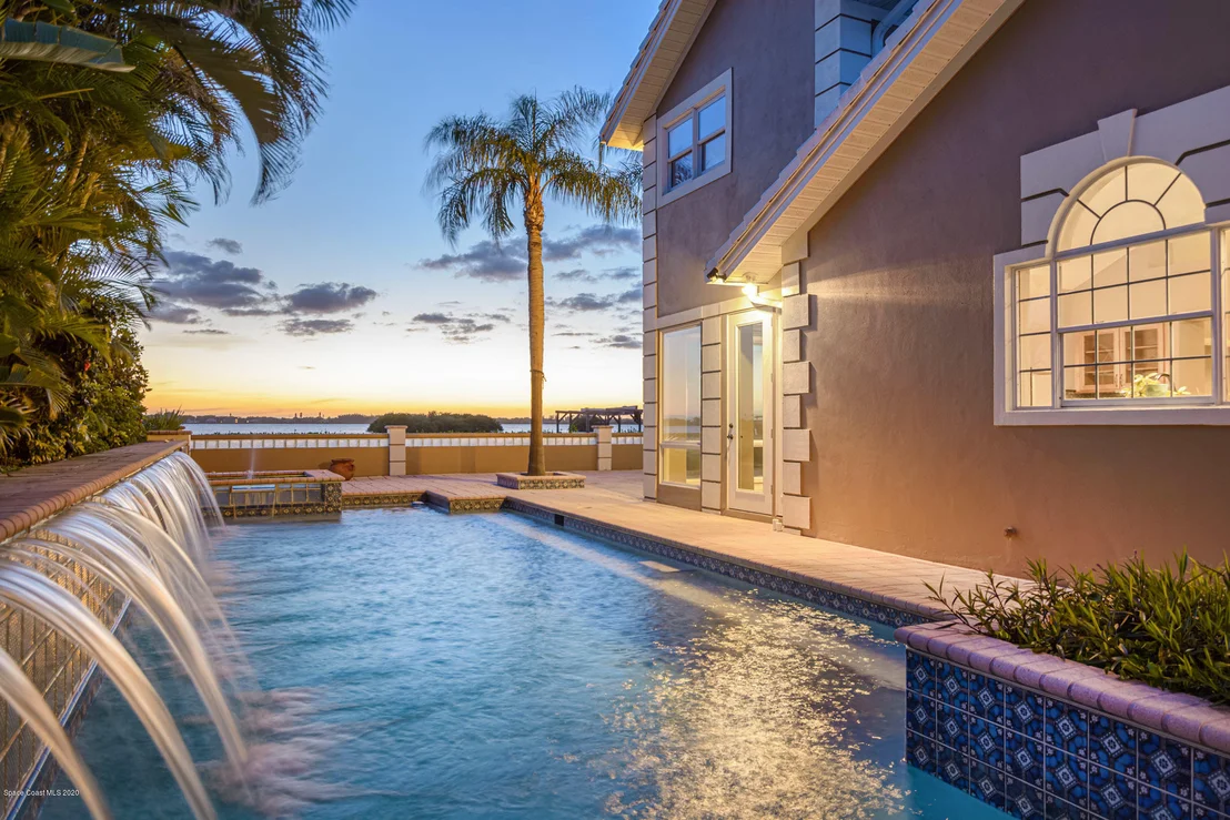 Photo of 454 Lanternback Island Drive