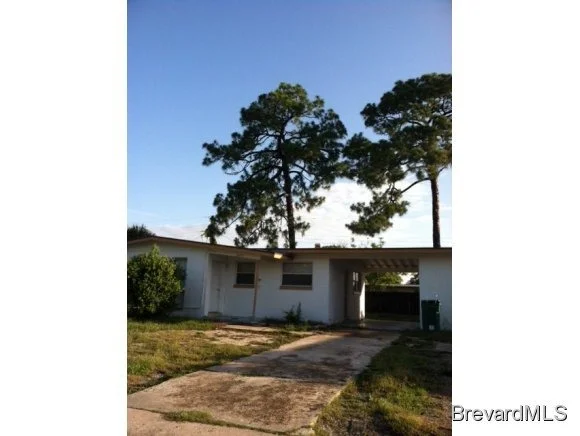 Photo of 1044 Azalea