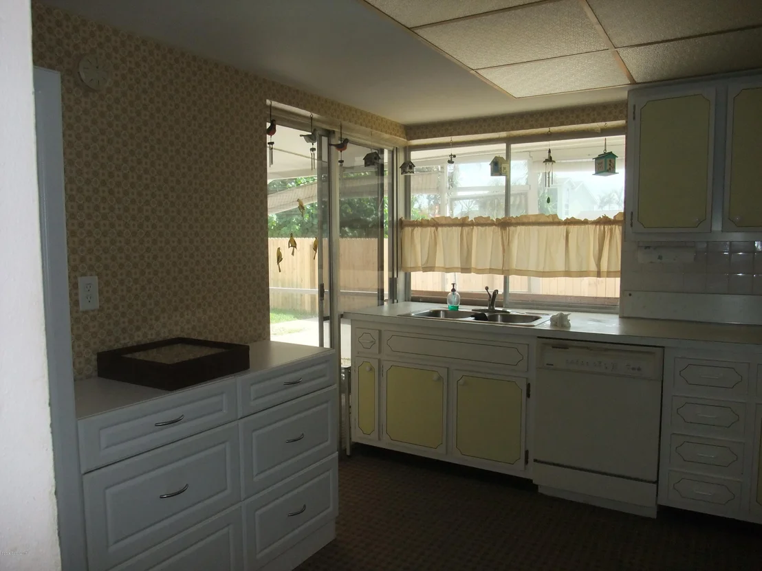 Photo of 484 Penguin Drive