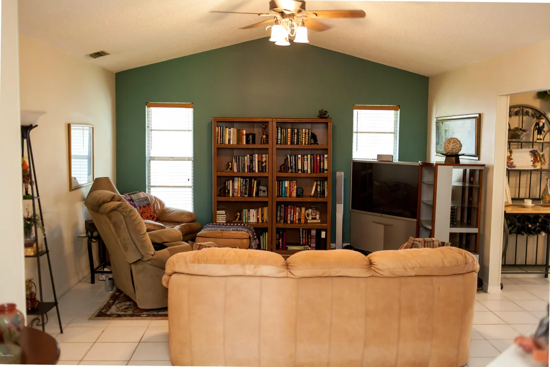 Photo of 2556 Nobility Avenue