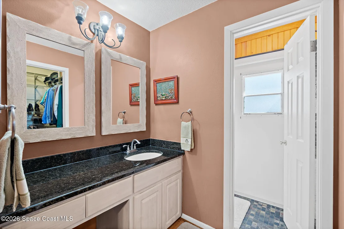 Photo of 1497 Hendren Drive