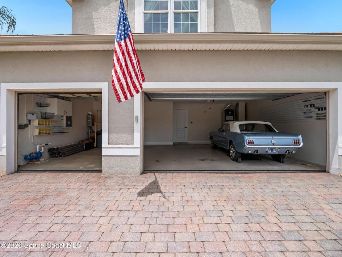 Photo of 992 Balmoral Way