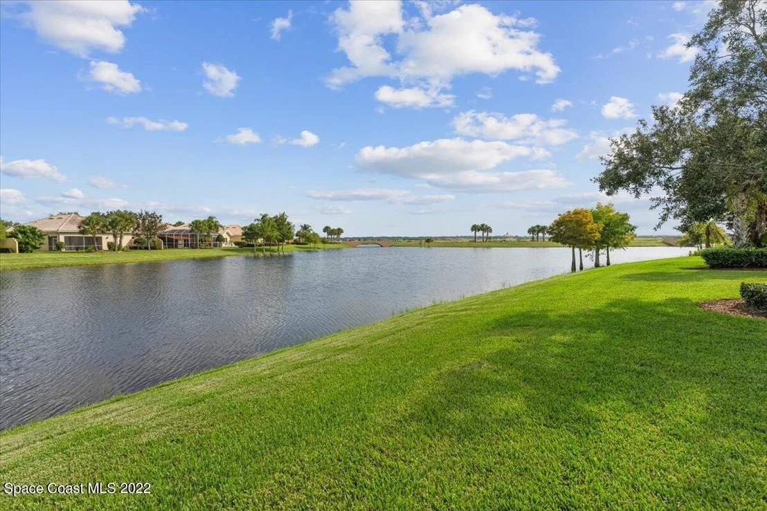 Photo of 3425 Hyperion Way SE