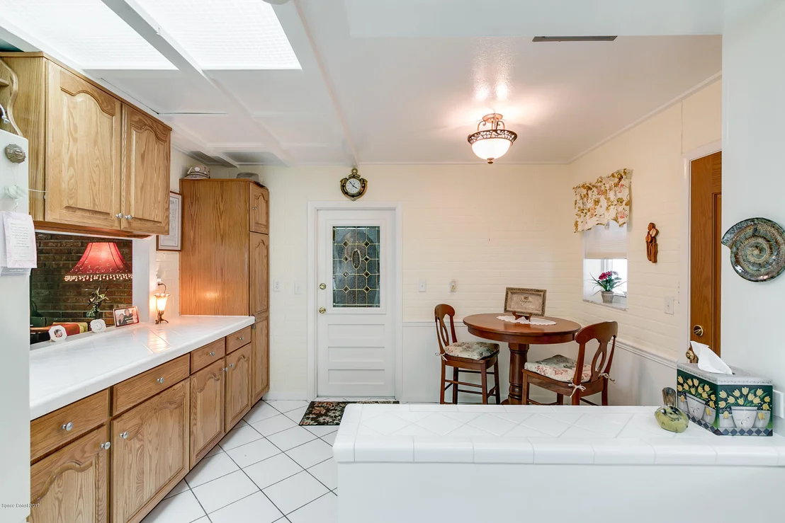 Photo of 821 Heron Road