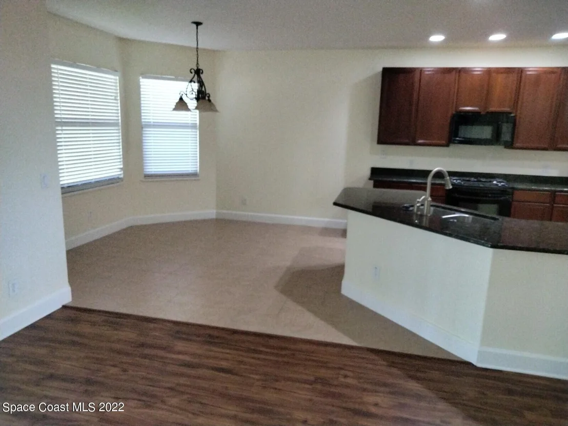 Photo of 1242 United Drive