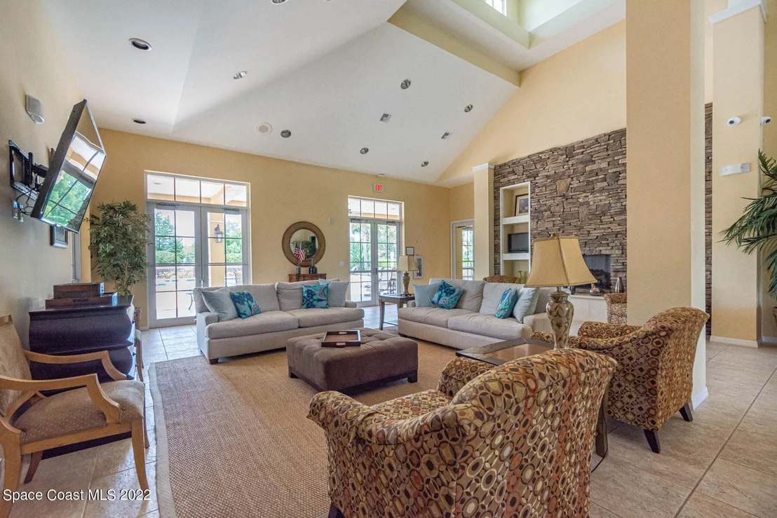 Photo of 585 Caroline Drive