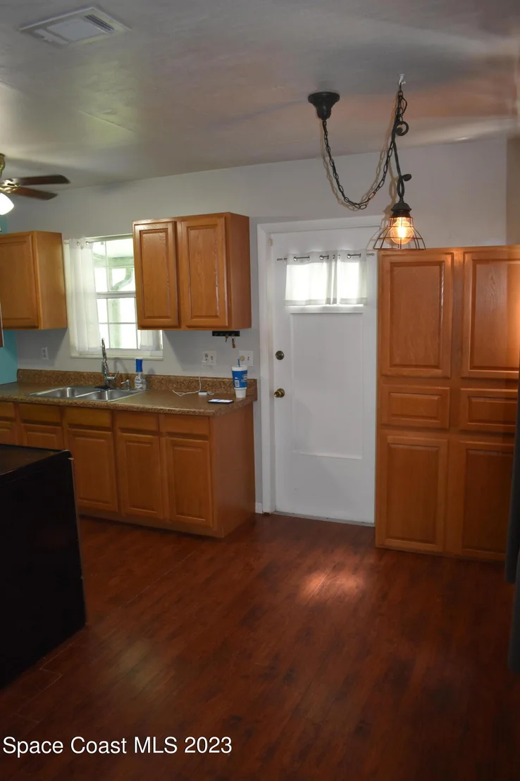 Photo of 1058 Barclay Drive