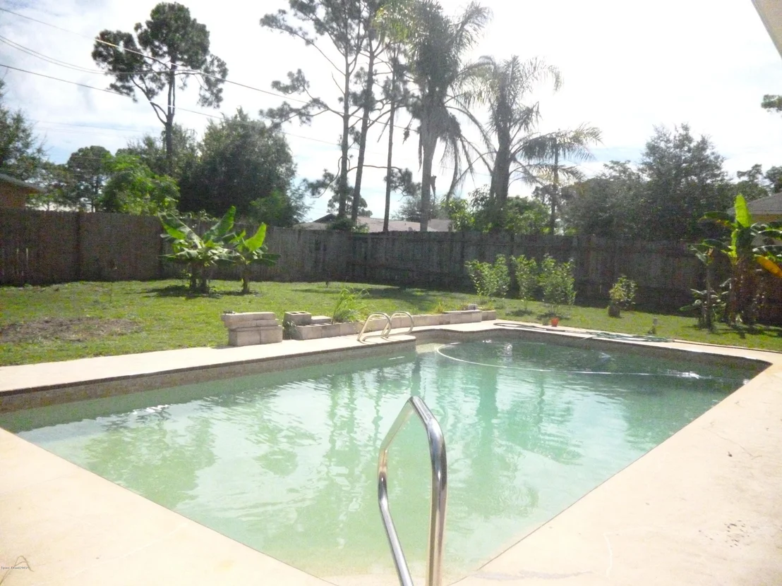 Photo of 1239 Packer Road SE
