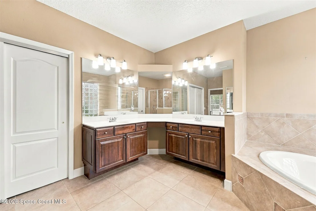 Photo of 1329 Tipperary Drive