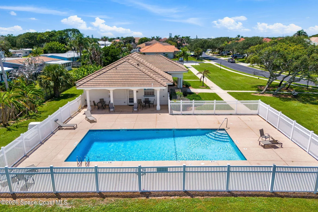 Photo of 242 Flanders Drive